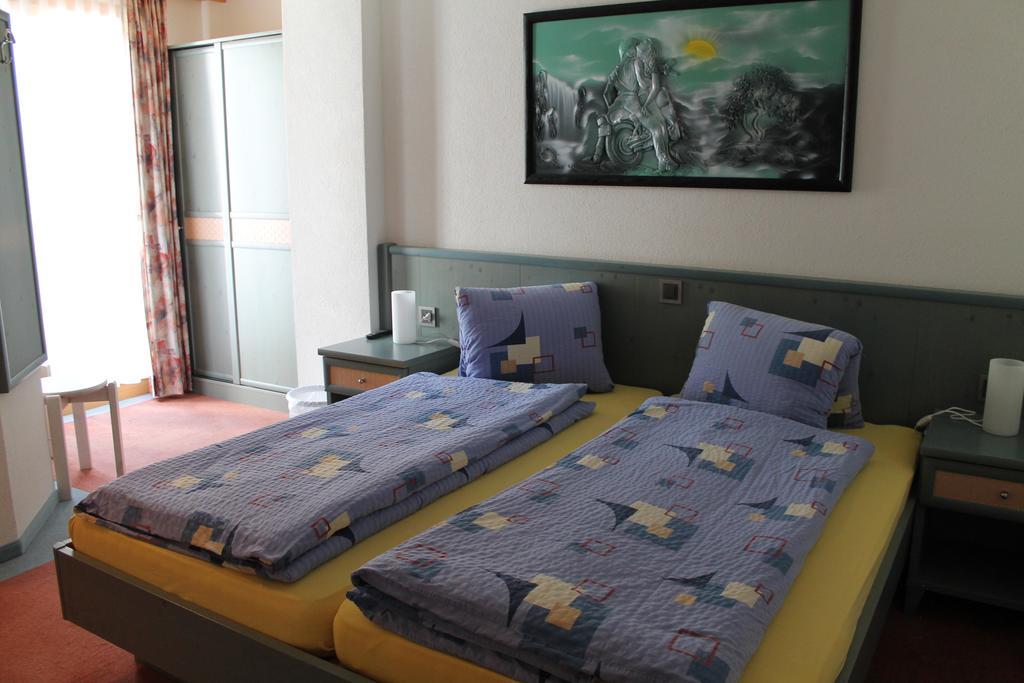 Pension St. Jakob Engelberg Room photo