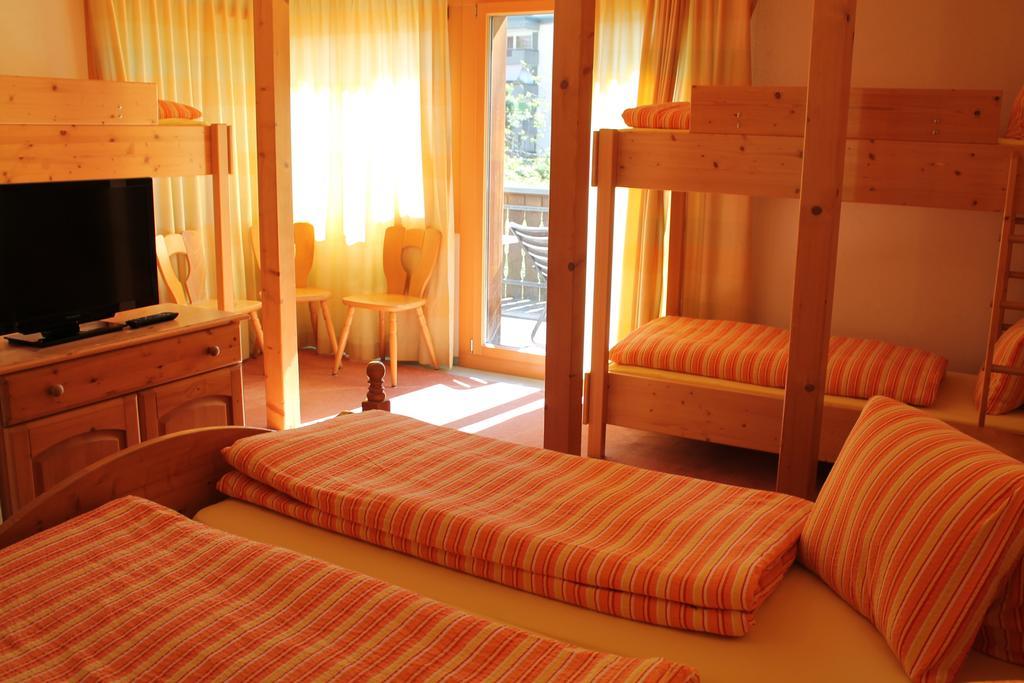Pension St. Jakob Engelberg Room photo